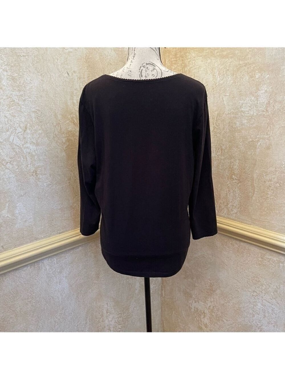 Women’s jersey top spandex embroidered front black 3/4 sleeve Sz XL - Picture 6 of 8